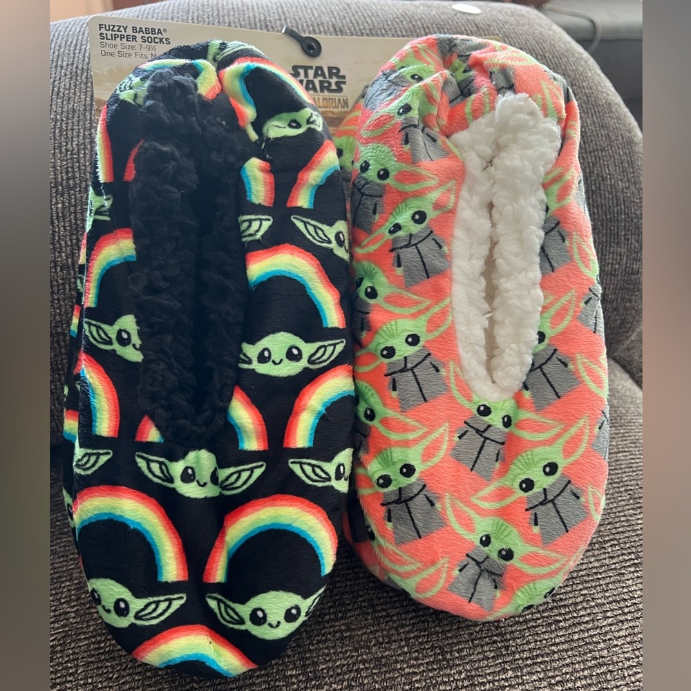 Disney fuzzy babba slipper socks Star Wars size 7-9.5